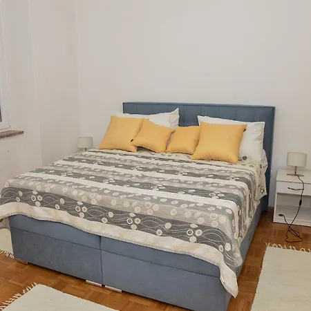 Skunca Apartment *
