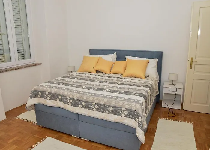 Skunca Apartment *